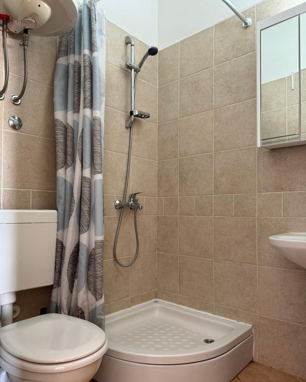 Lovely Split Level Apartment With Sea View, Pool, Free Parking And Wifi Cavtat Luaran gambar